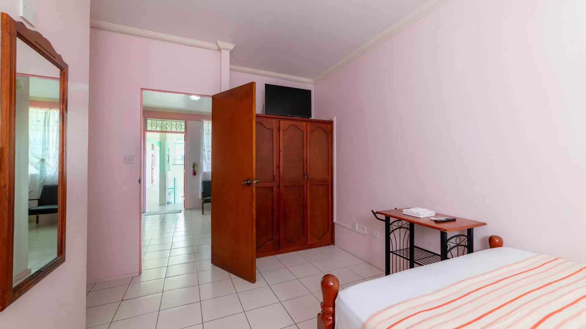 Safari Apartments, Dominica Portsmouth Dominica